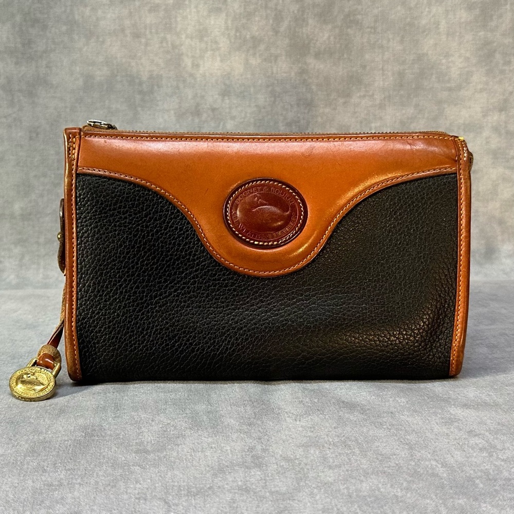 Dooney & Bourke vintage leather zip top shoulder clutch
